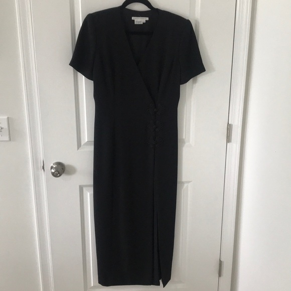 Ankle-length black dress by Maggy London - Picture 1 of 5